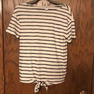 Old Navy tee shirt